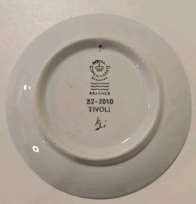Tivoli Royal Copenhagen Denmark 2010 Miniature Collector Plate - Thumbnail 5