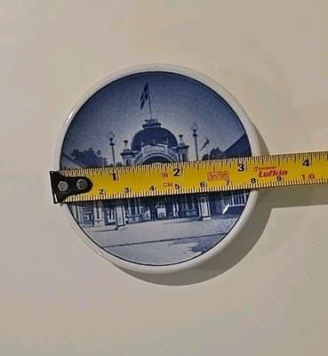 Tivoli Royal Copenhagen Denmark 2010 Miniature Collector Plate - Thumbnail 3
