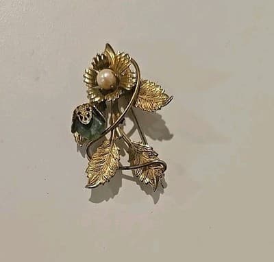 Vintage Costume Jewelry Jade & Pearl Gold Tone Brooch Pin Estate - Thumbnail 2
