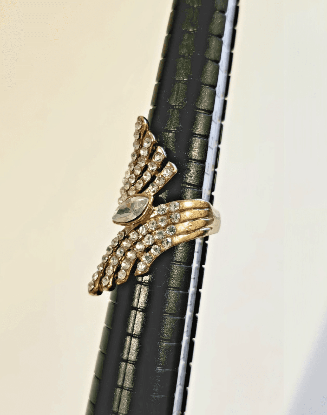 Vintage Gold Metal Statement Fashion Ring Wave Wing Sz 5.5 Rhinestones - Thumbnail 3