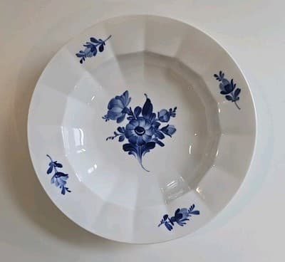 Royal Copenhagen Denmark Angular Rim Soup Bowl # 8547 READ