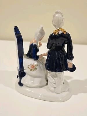 Blue & White Vintage Porcelain Colonial Figurines - Thumbnail 6
