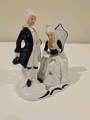 Blue & White Vintage Porcelain Colonial Figurines - Thumbnail 8