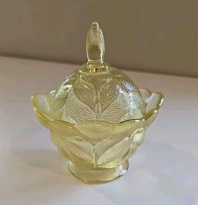 L.E. Smith Glass Canary Yellow Lidded Candy Dish - Thumbnail 2