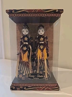 King Rama and Queen Shinta Puppet Dolls in Case with Indonesia Original Box - Thumbnail 2