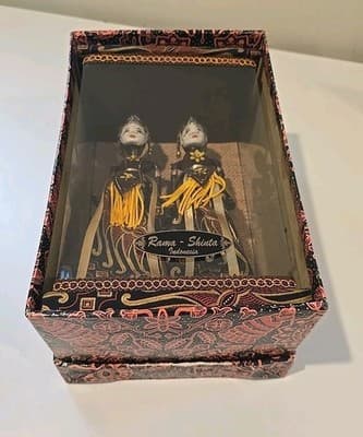 King Rama and Queen Shinta Puppet Dolls in Case with Indonesia Original Box - Thumbnail 10