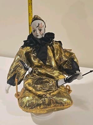 Dolls 1993 - Musical Pierrot - French Mime - Music Box Porcelain - Thumbnail 10