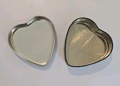 RARE Vintage Irma Girl Danish Heart Shaped Tin Canister - Thumbnail 8