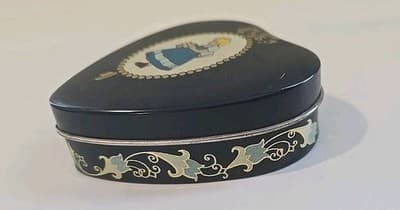 RARE Vintage Irma Girl Danish Heart Shaped Tin Canister - Thumbnail 4