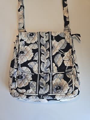 Vera Bradley Hipster Camelia Crossbody Quilted Floral Handbag Purse Bag Retired - Thumbnail 2