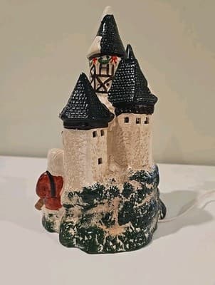 Vintage 1987 Santa’s Castle By Brinn's, Lighted Christmas Village Collection - Thumbnail 8