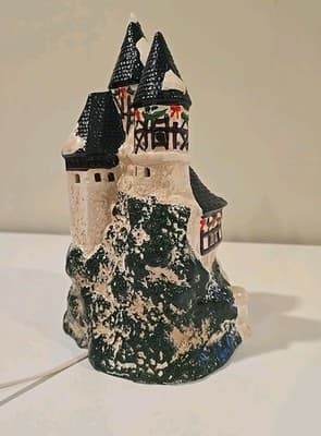 Vintage 1987 Santa’s Castle By Brinn's, Lighted Christmas Village Collection - Thumbnail 10