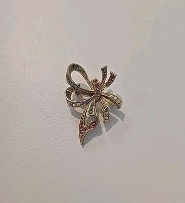 Vintage Gold Tone And Colored Rhinestone Ribbon Brooch J6 - Thumbnail 2