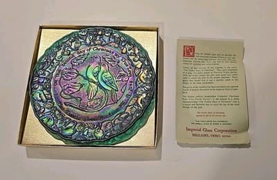 Imperial Glass Two Turtle Doves, 1971 Christmas Dark Green Plate 8 3/4" - Thumbnail 5