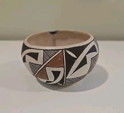 Vintage Signed Evelyn Cheromiah Pottery Old Laguno Pueblo Bowl Vase - Thumbnail 5