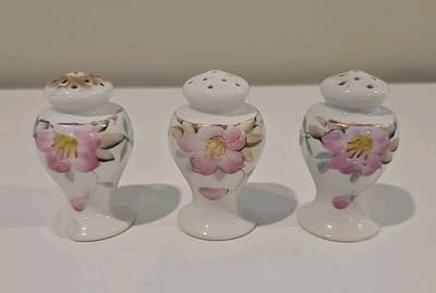 Azalea Salt Pepper Shaker Made in Japan Set of 3 - Thumbnail 2