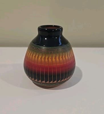 Etched Navajo Red Clay Pottery Vase Signed W. Johnson Navajo - Thumbnail 2