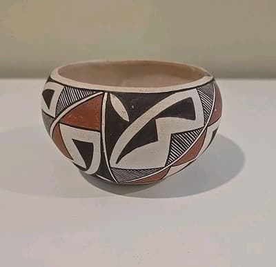 Vintage Signed Evelyn Cheromiah Pottery Old Laguno Pueblo Bowl Vase - Thumbnail 2