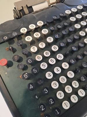 Vintage Monroe Mechanical Adding Machine – Early Office Calculator w/ Keys 1940s - Thumbnail 4