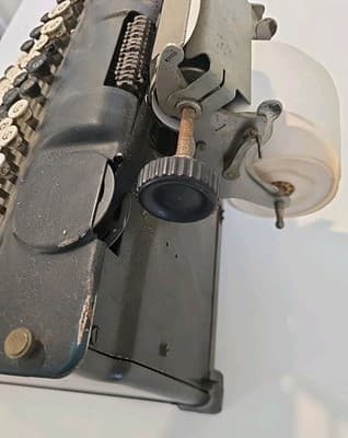 Vintage Monroe Mechanical Adding Machine – Early Office Calculator w/ Keys 1940s - Thumbnail 12