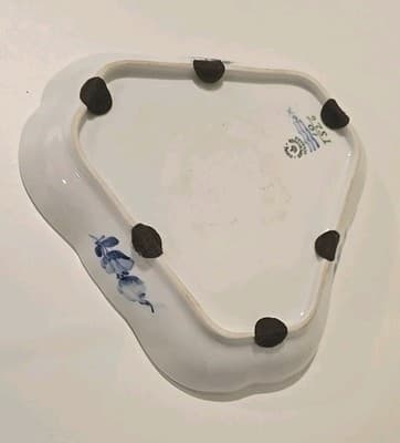 Royal Copenhagen Blue Fluted Flower Braided Triangular Dish 10/1520 - Thumbnail 6