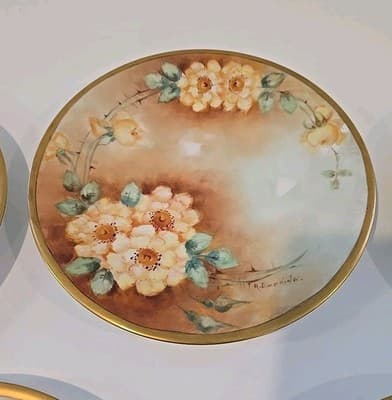 Antique UC Limoges 9.25" Plates Flowers Green Gold Edges Set of 5 - Thumbnail 4
