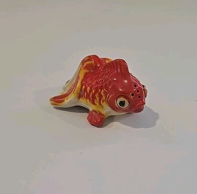 Goldfish Salt And Pepper Shaker Made In Japan (Vintage)