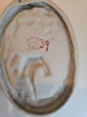 Chase Wall Plaques Couple Hand Painted Occupied Japan 1940's Bisque Relief 2pc - Thumbnail 5