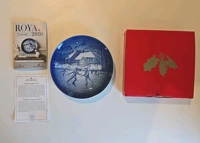 Bing & Grondahl Denmark Christmas Plate 2010 Ice Dancing on the Lake 7"