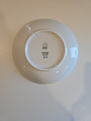 Bing & Grondahl Denmark Christmas Plate 2010 Ice Dancing on the Lake 7" - Thumbnail 3