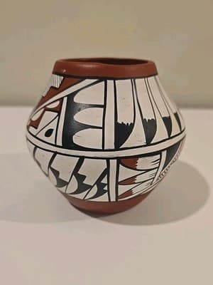 Pueblo Native American Pottery Vase Bowl Signed E Tafoya II - Thumbnail 4