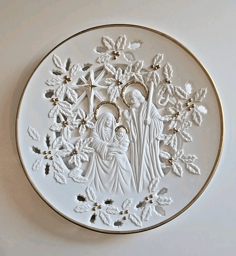 LENOX COLLECTIONS THE HOLY FAMILY 24K GOLD PIERCED-PORCELAIN COLLECTOR PLATE