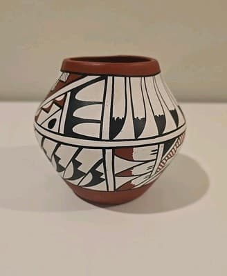 Pueblo Native American Pottery Vase Bowl Signed E Tafoya II - Thumbnail 2