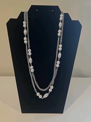Vintage Single Strand Sarah Coventry Silvertone Faux Pearl Necklace
