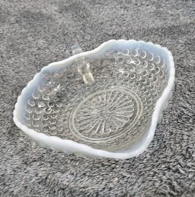 Vintage Anchor Hocking Heart Dish Moonstone Opalescent Hobnail 8" Collectible - Thumbnail 5