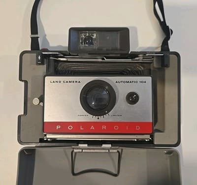 Polaroid 104 Automatic Land Camera Instant Camera with Flash #268 - Thumbnail 2