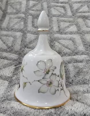 Bow Porcelain 3 ½ in white bell white flowers butterflies gold trim England
