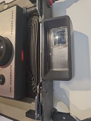 Polaroid 104 Automatic Land Camera Instant Camera with Flash #268 - Thumbnail 3