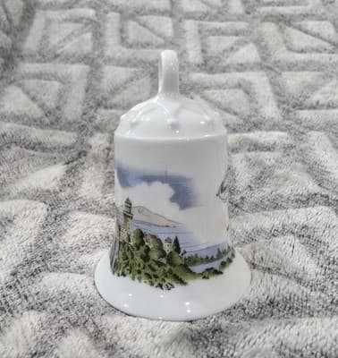 Schloss Neuschwanstein Bell Porcelain Hutschenreuther Germany - Thumbnail 2