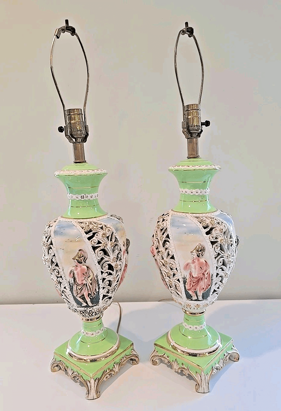 Pair of D'indri Capodimonte Italian Porcelain Lamp Brass Base Hand Painted 29" - Thumbnail 5