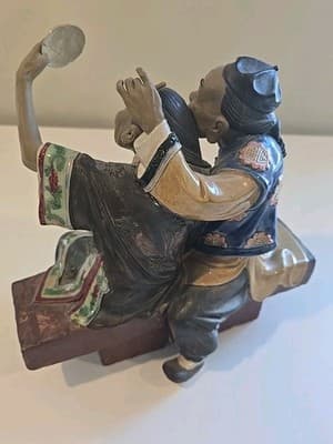 Vintage Porcelain Asian Couple Figure Man Brushing Woman's Hair - Thumbnail 5