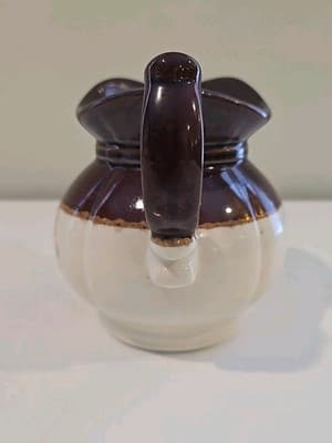 Vtg McCoy Pitcher #7528 Grapes/ Leaves /Walnuts -Pottery -Brown/Tan/Cream - Thumbnail 4