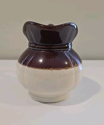 Vtg McCoy Pitcher #7528 Grapes/ Leaves /Walnuts -Pottery -Brown/Tan/Cream - Thumbnail 2