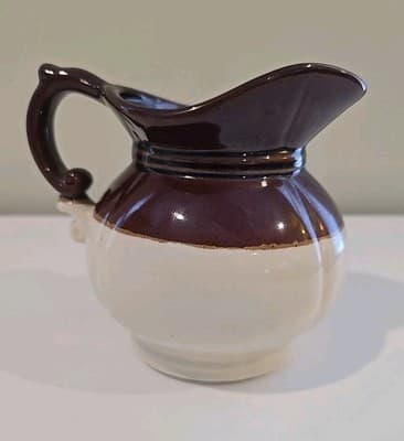 Vtg McCoy Pitcher #7528 Grapes/ Leaves /Walnuts -Pottery -Brown/Tan/Cream - Thumbnail 3