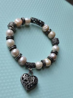 Multi Colored Cultured Pearl Bracelet With Heart Charm - New Without Tags - Thumbnail 3