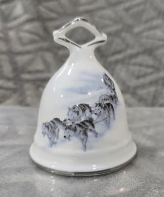 Vintage Sunrise Fine Bone China Yukon Sled team and Polar Bear Mom Baby Bell - Thumbnail 3