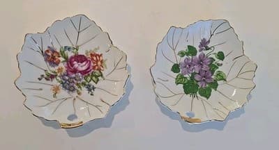 Vintage Pair Nasco African Violets Leaf Shaped Trinket Dish Made in Japan mABE