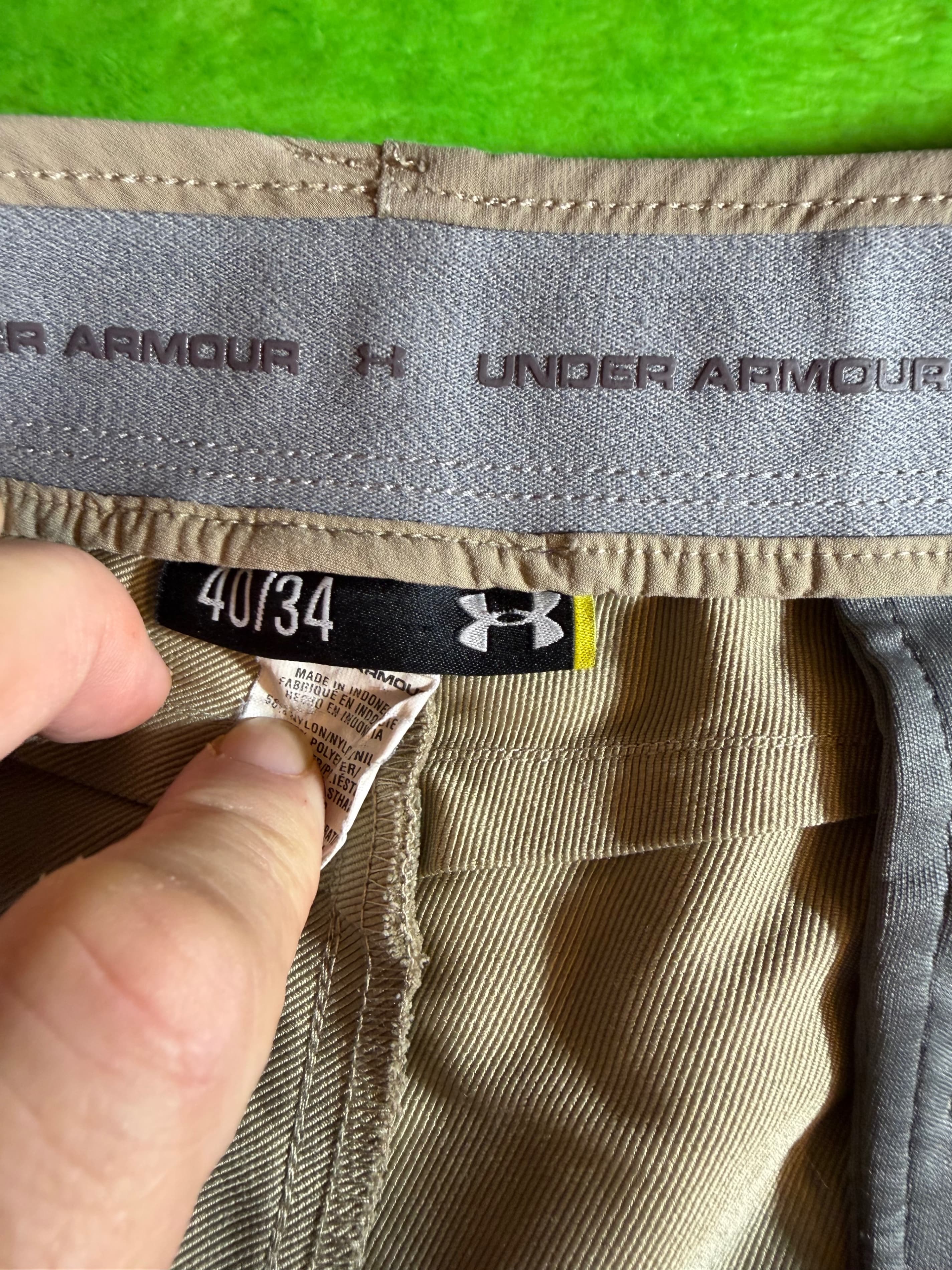 Under Armour Golf Pants Mens Sz 40x34 Khaki Performance Stretch Straight - Thumbnail 3