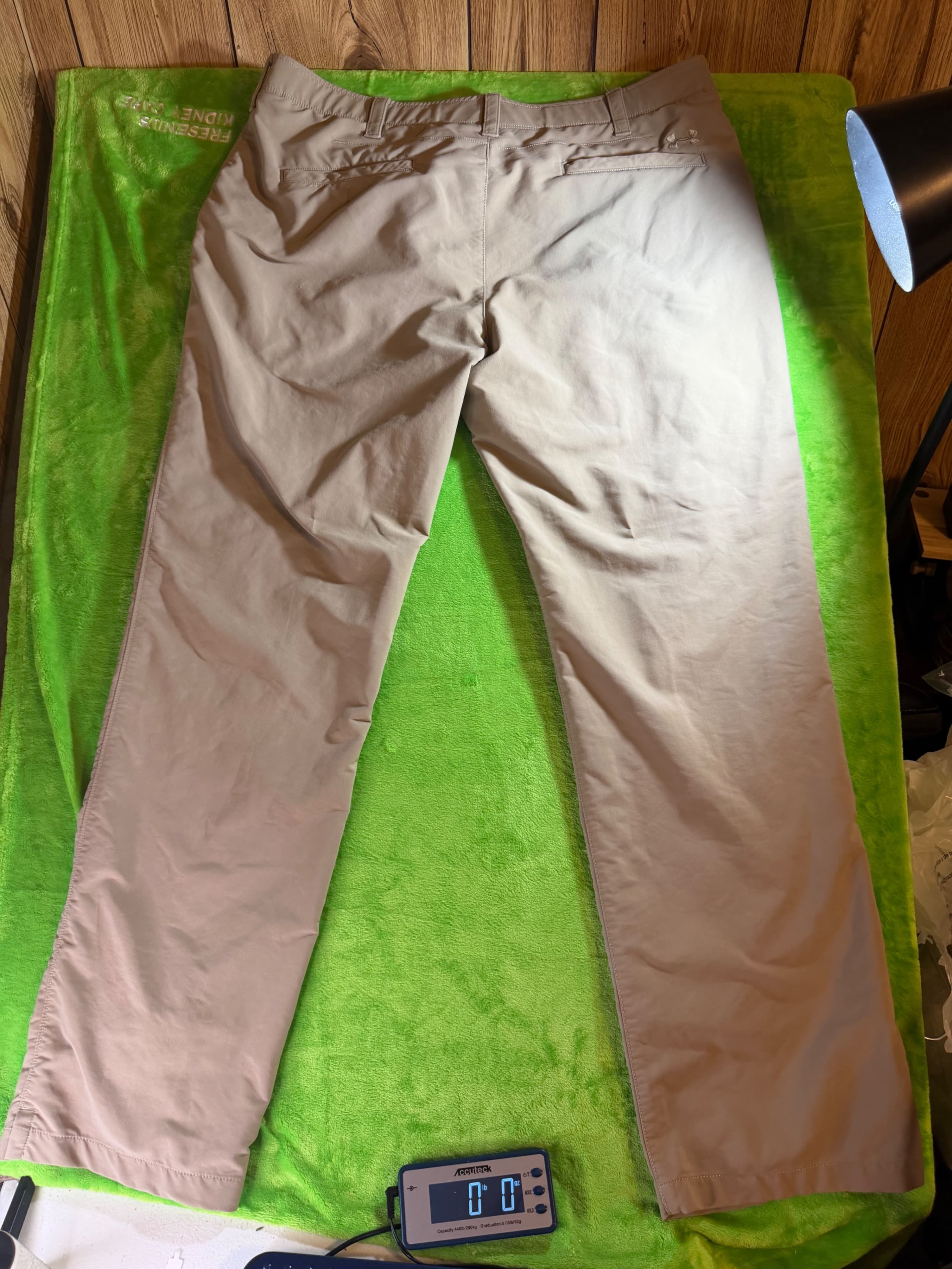 Under Armour Golf Pants Mens Sz 40x34 Khaki Performance Stretch Straight - Thumbnail 2