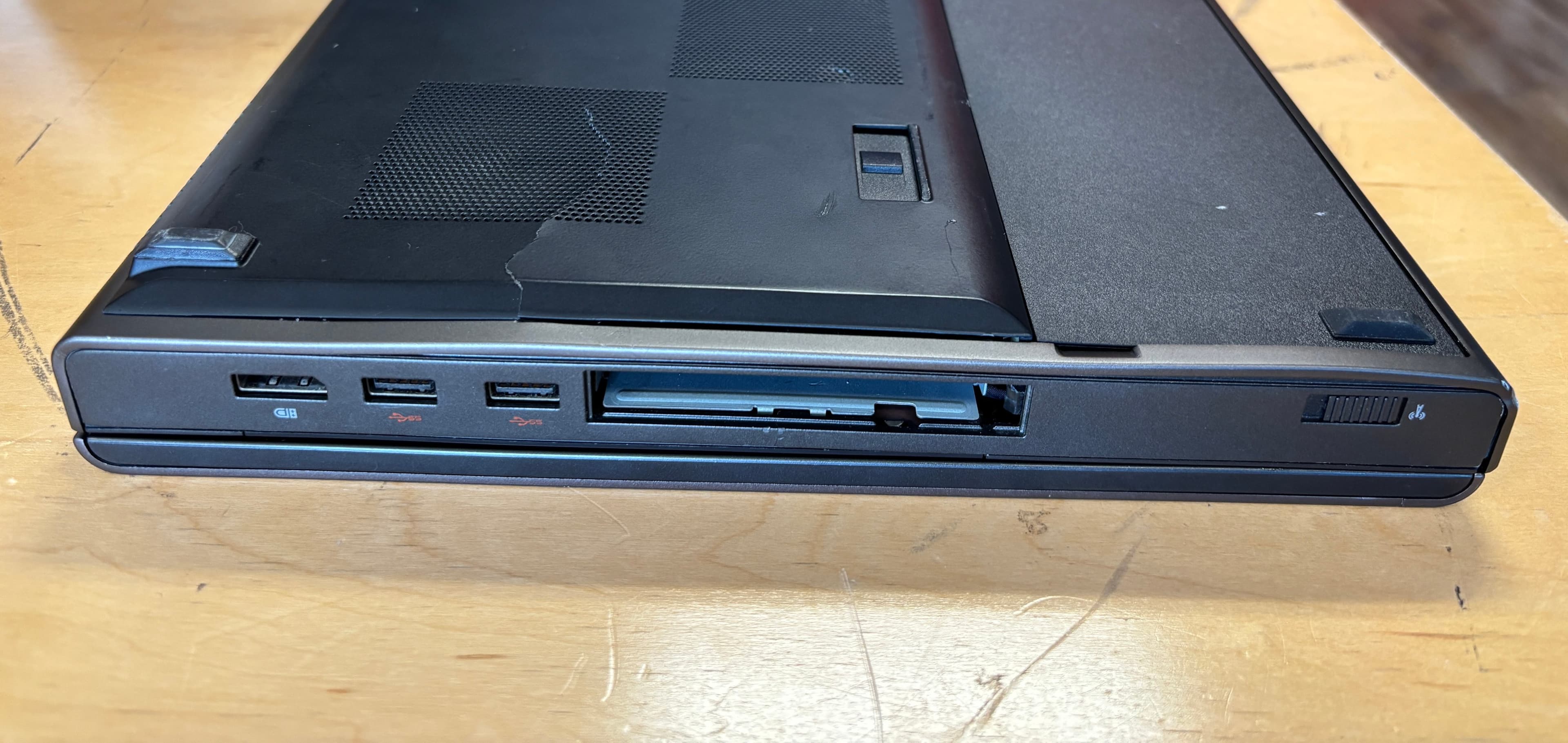 Dell Precision M6000 Laptop i7-2640M 8GB RAM 125GB SSD - Thumbnail 9